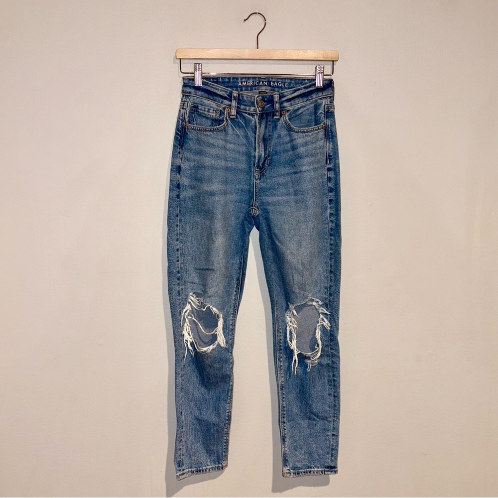 American Eagle Distressed Ripped Strigid Mom Jeans Sz 00 Short